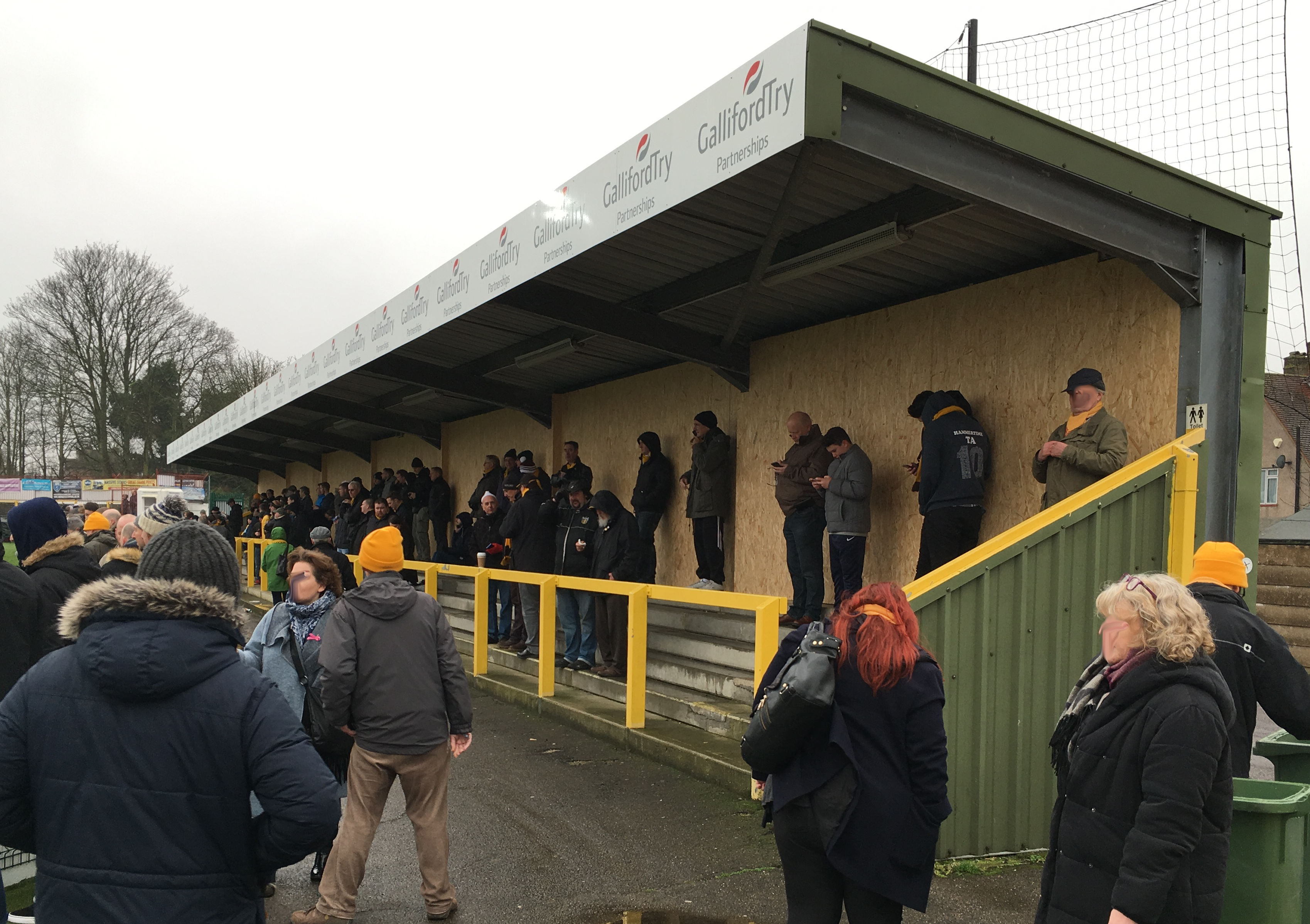 sutton united v dagenham and redbridge a www.johnnyspangles.com